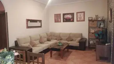 Casa Adosada en Gerena 6 Dormitorios 2 Baños