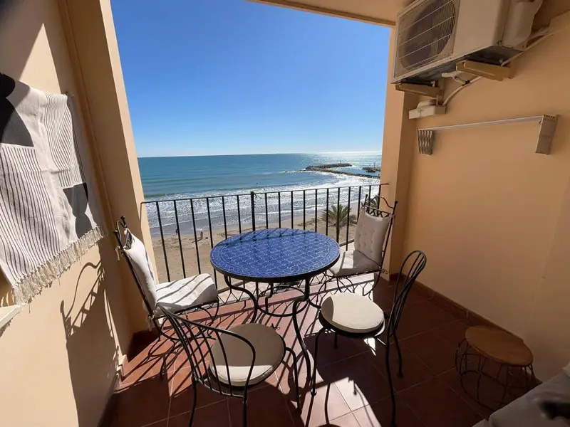 Apartamento frente al mar en Port Saplaya Valencia