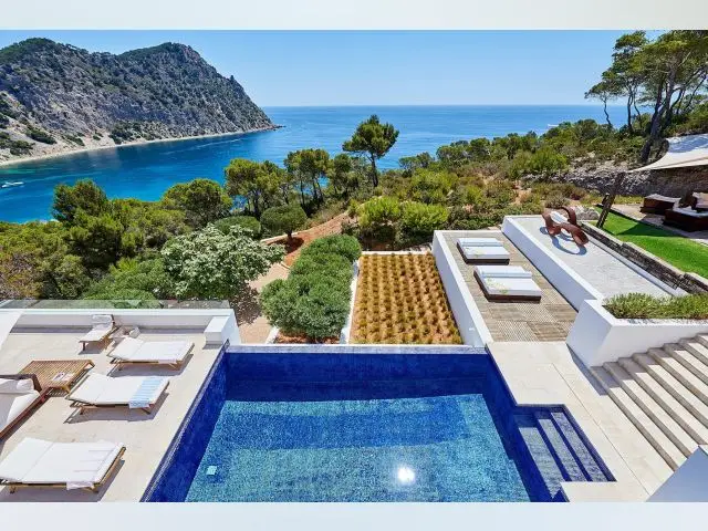 Alquiler de Lujo Ibiza 5 Dormitorios Vista al Mar Piscina