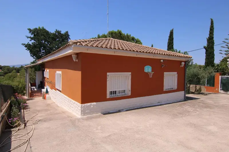 Chalet en Montserrat Valencia 4 habitaciones 1400m2