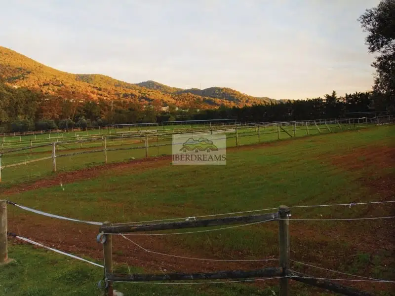 Finca de Lujo en Venta con Zona Hípica 25 Hectáreas