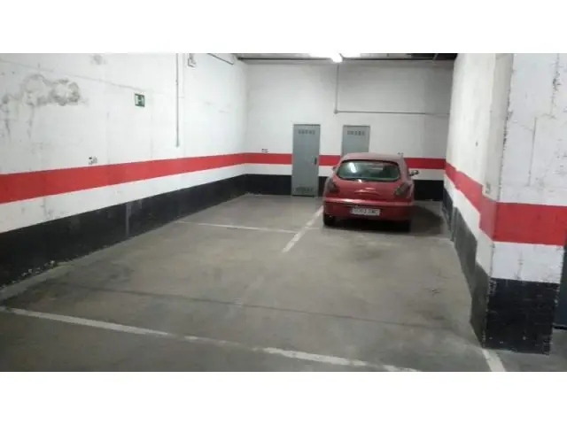 Plaza de Garaje Doble para Dos Coches o Coche y Moto