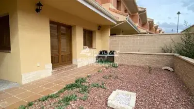 Chalet en Alquiler Bernuy de Porreros 3 Dormitorios 2 Baños