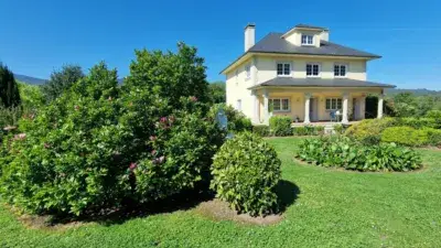 Chalet en Venta Rias Altas Celas 384m2 8000m2 Parcela Piscina