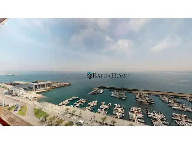 Exclusiva Vivienda Con Terraza Y Vistas Al Mar En Santander