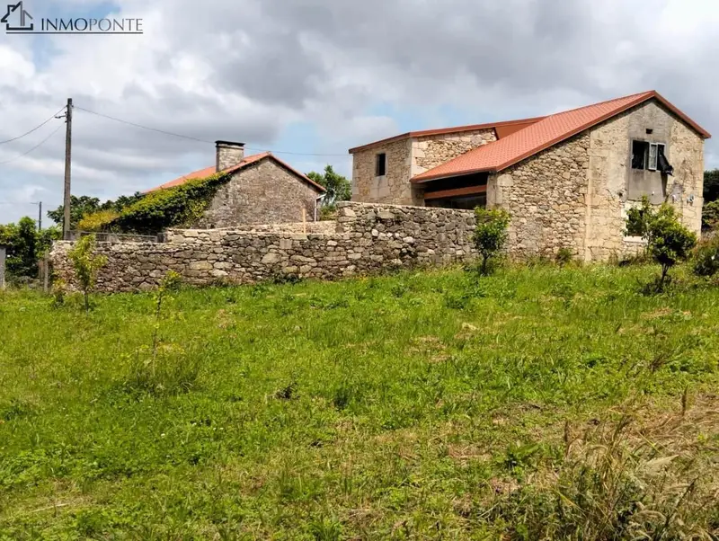 Casa Rural con Piscina y Terreno en A Estrada