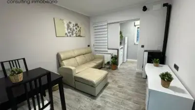 Piso Reformado en Barredos Laviana Ideal Parejas Familias