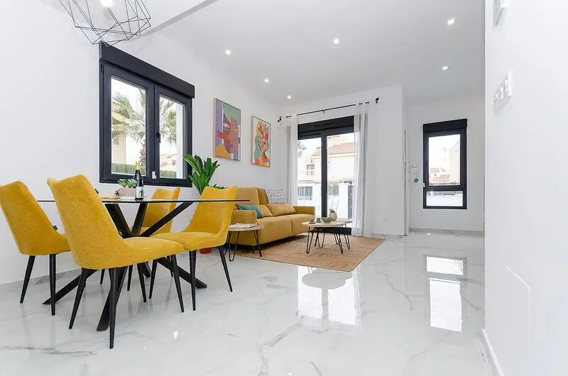 Villa en venta Torrevieja 3 dormitorios 3 baños piscina privada
