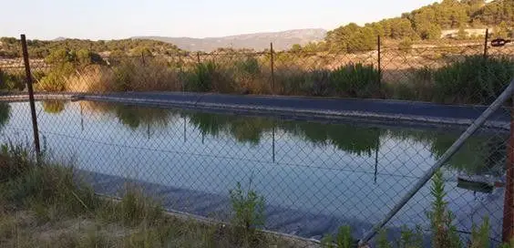 Venta Parcela Rustica Castalla con Casa y Coto de Caza