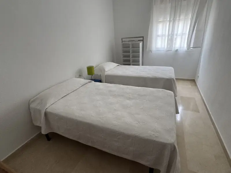 Apartamento 4 Dormitorios Olvera Espa	1a