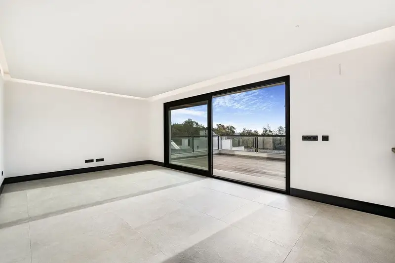 Atico Duplex en Nueva Andalucia 3 Dormitorios 220m2 Terraza