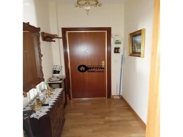 Inmobiliaria Tejares   Alquila Excelente Piso .Zona Abelardo Sanchez