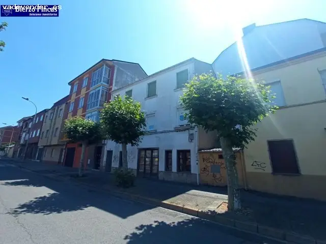 Casa en Flores del Sil con 6 dormitorios y 2 baños
