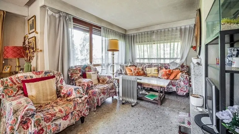 Piso en venta en El Escorial con 2 terrazas y amplias zonas comunes
