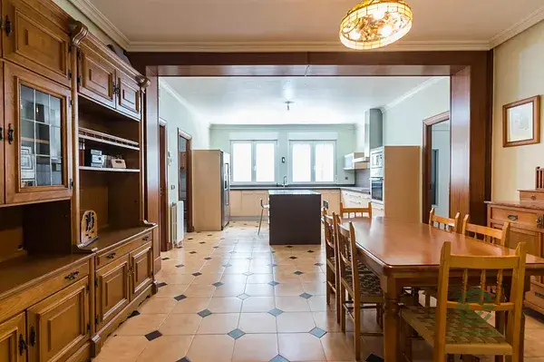 Casa Unifamiliar Grande en Alcantarilla Ideal Familias y Negocios