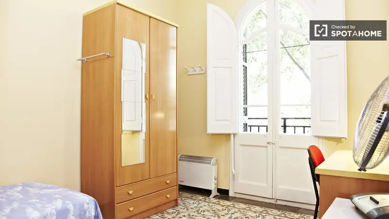 Habitacion en piso compartido Eixample Barcelona