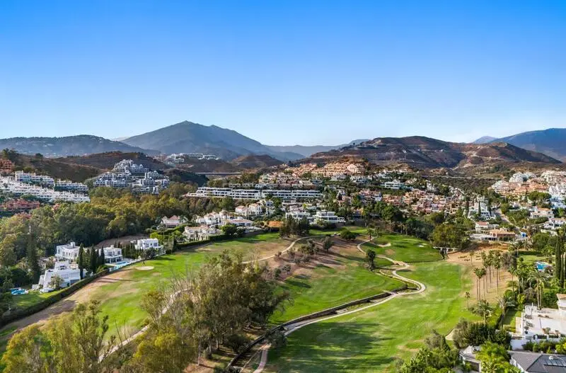 Villa de Lujo 4 Dormitorios Nueva Andalucía