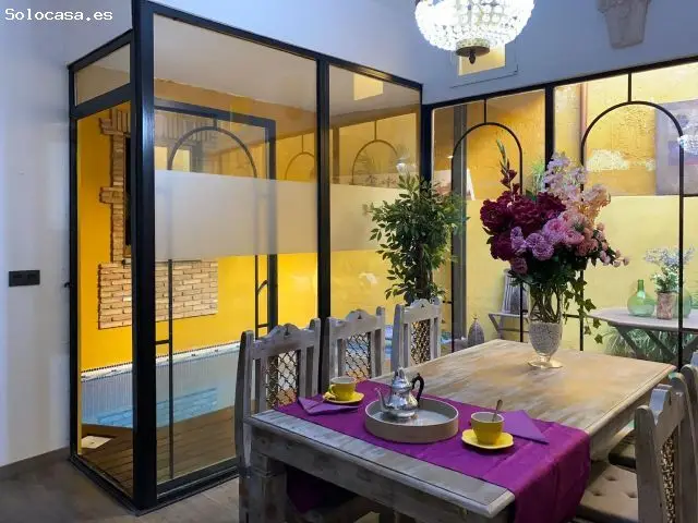 Casa de Diseño con Piscina en Granada