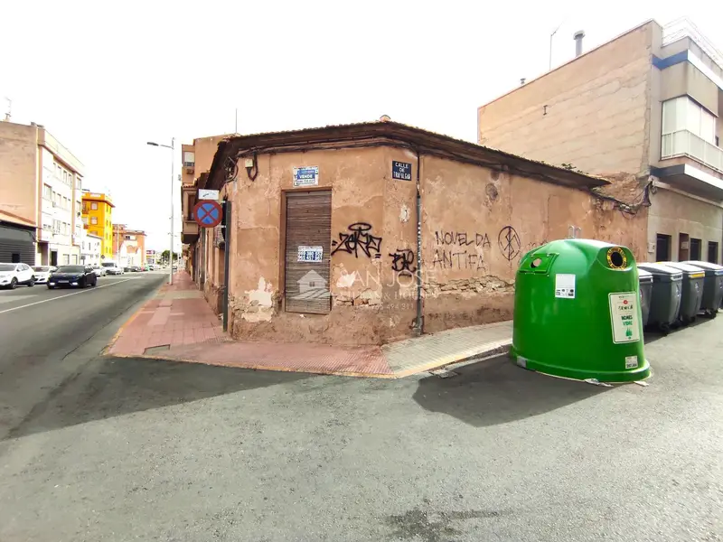 Casa en venta en Novelda 03660 68m2