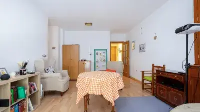 Piso en Venta 2 Dormitorios Garaje Cerca Instituto Iliberis