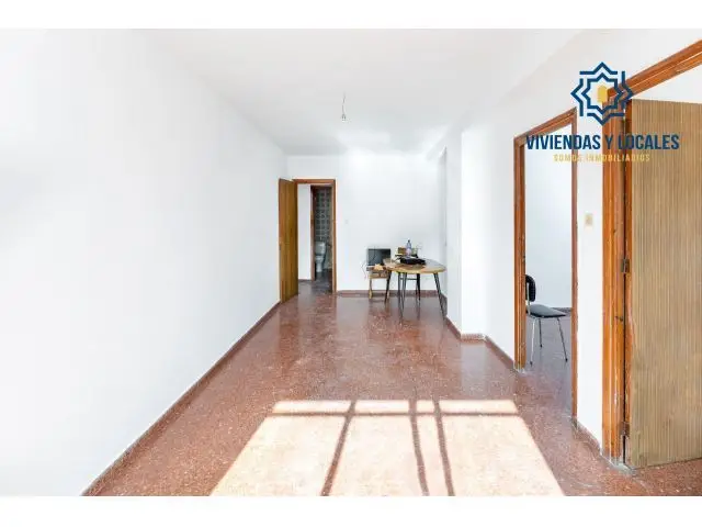Piso para reformar 87m2 4 dormitorios Calle Luz Casanova