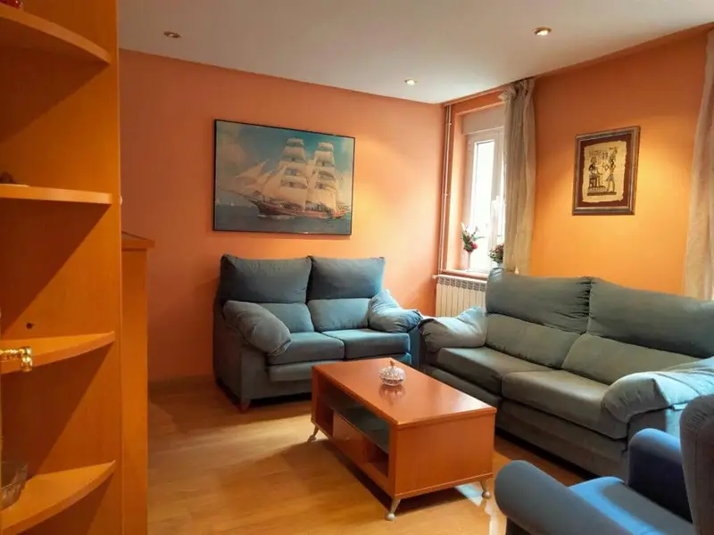 Chalet Amueblado en León Una Planta 2 Baños Terraza