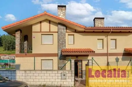 Chalet Pareado en Castro Urdiales 4 Dormitorios 3 Banos Jardin Terraza