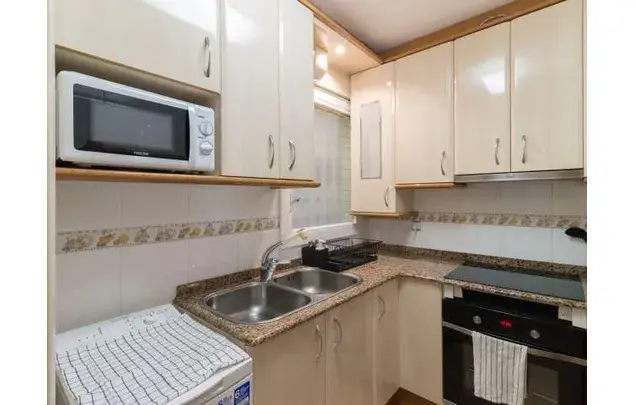 Rent a room of 55 m² in Barcelona