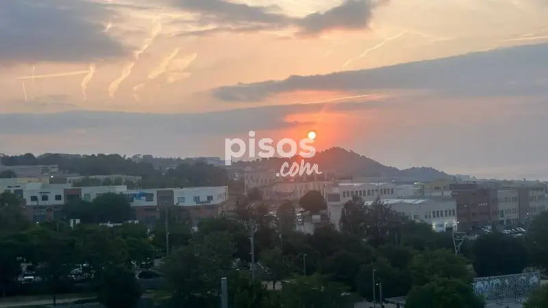 Atico en venta reformado con vistas al mar y montaña