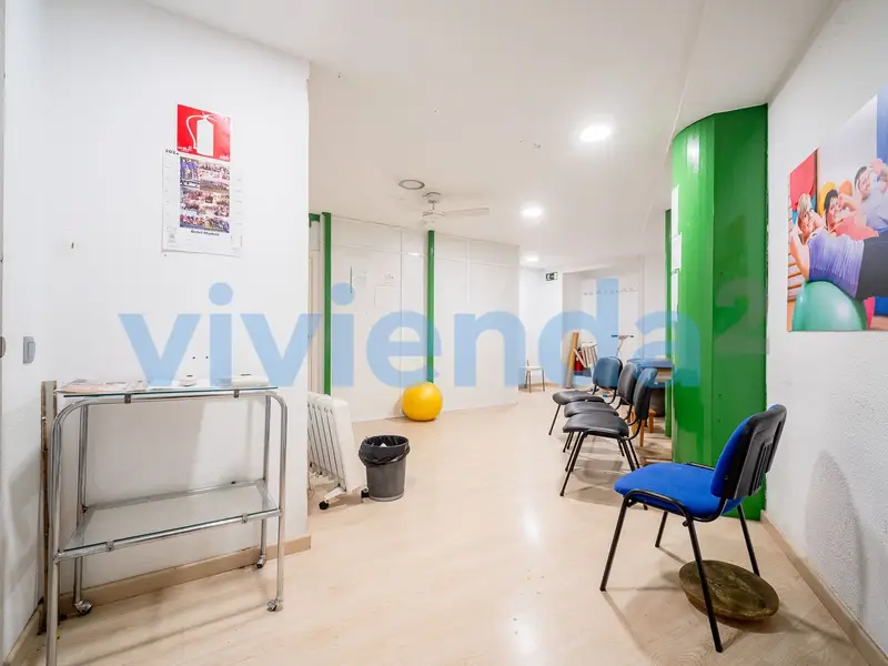 Local Comercial en Venta en Madrid 200m2 Doble Altura