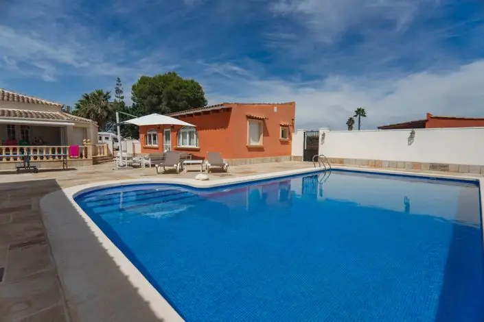 6 Bed Villa for sale