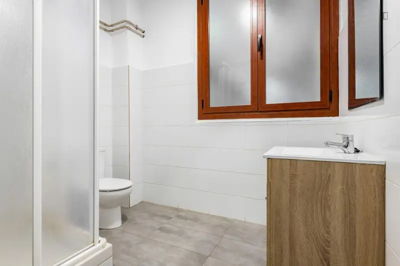 Habitacion amueblada con balcon para estudiantes y trabajadores