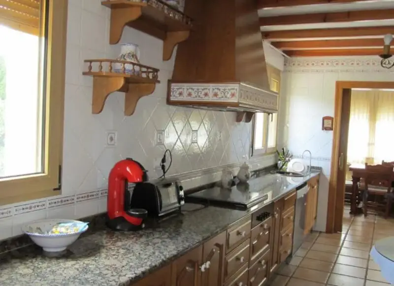 Villa de Lujo en Yecla con 6 Dormitorios y Piscina