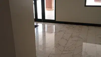 Piso en venta en urbanizacion privada con piscina y zonas comunes