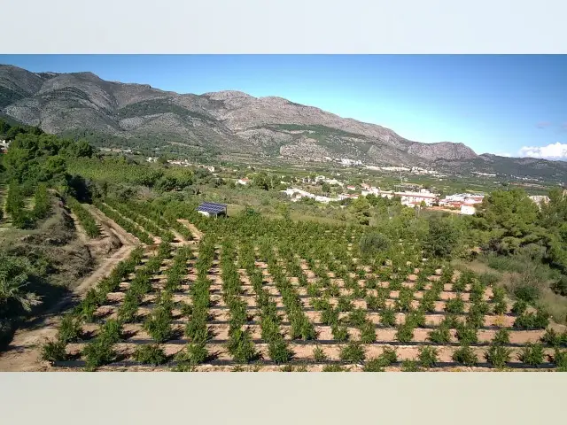Terreno Agricola con Paneles Solares en Orba
