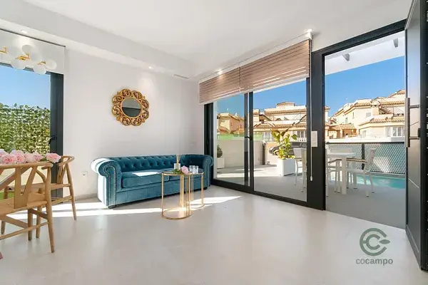 Villa en Los Montesinos: 3 Dormitorios, 3 Baños, Solarium y Jardín