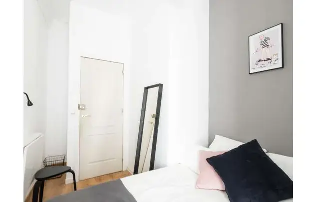 Rent a room of 180 m² in Madrid