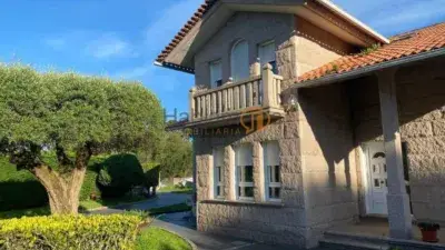 Chalet en venta A Illa de Arousa: lujo y tranquilidad a 300m de la playa