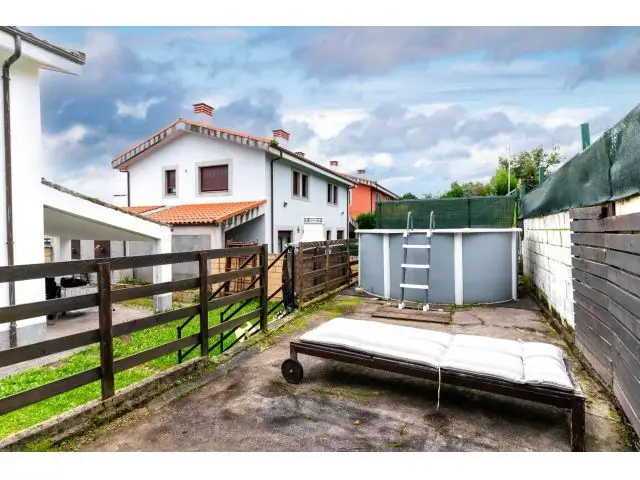Chalet Pareado Con Piscina En Soto Del Barco