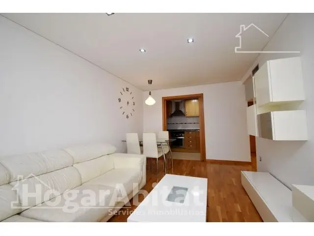 Seminuevo con Garaje y Balcon 3 Dormitorios