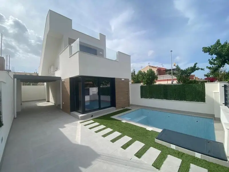 Villa en Venta Los Alcazares 3 Dormitorios Piscina Privada