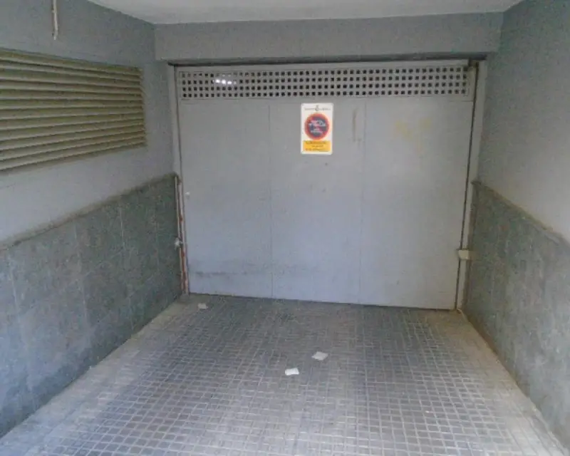 Garaje en Venta en Terrassa Besós 25m²