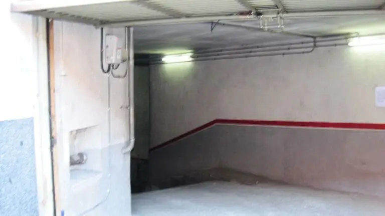 Garaje en Venta en Sabadell 28m2 con Ascensor