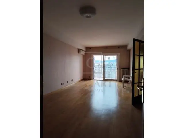 Piso Alto para Reformar en el Eixample de Barcelona