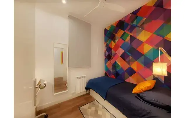 Alquiler habitaciones Barcelona: Piso amueblado con aire acondicionado