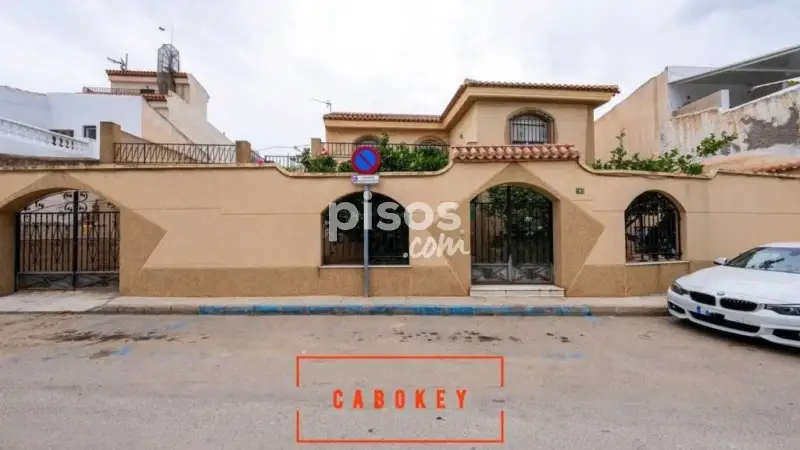 Casa en Venta Los Gallardos 4 Dormitorios Gran Porche y Garaje