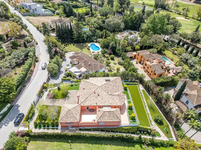 Villa 3 Dormitorios en Venta El Paraiso Medio Estepona
