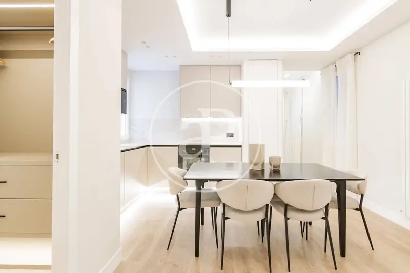 Apartamento en Alquiler Jerónimos Madrid 3 Dormitorios 3 Baños