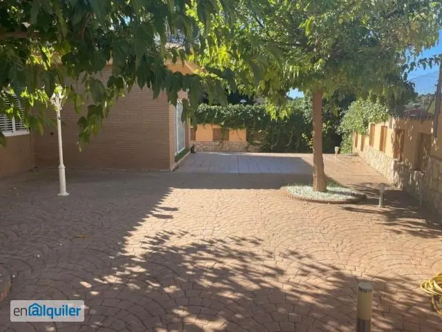 Alquiler Chalet Piscina La Cañada 400m2 5 Dorm 3 Baños