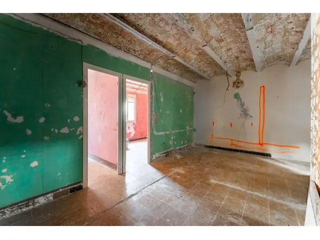 ¡Oportunidad En Santa Eulàlia – Piso A Reformar Con Gran Potencial Junto A Gran Via 2!
